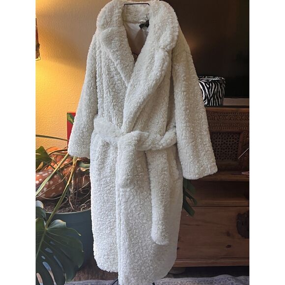 Beautiful Faux Fur Cream Lined Soft Winter Coat Forever 21 Premium Size XL BNWT! - Picture 1 of 10